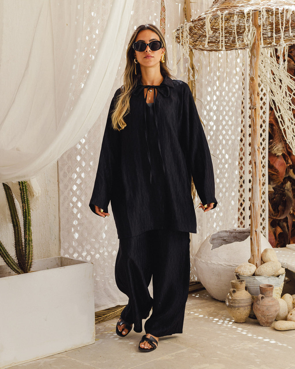 Knot Linen Set in Black