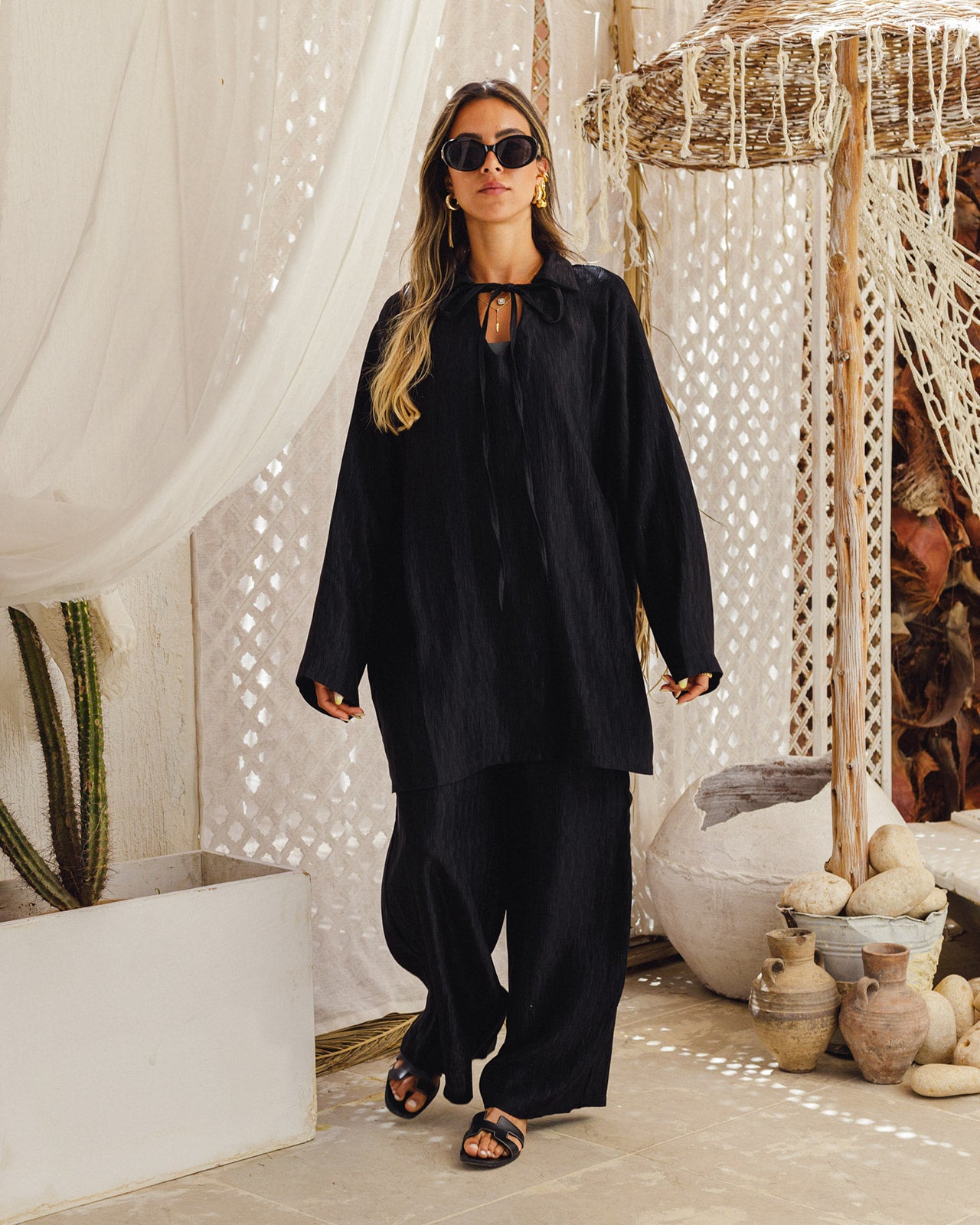 Knot Linen Set in Black
